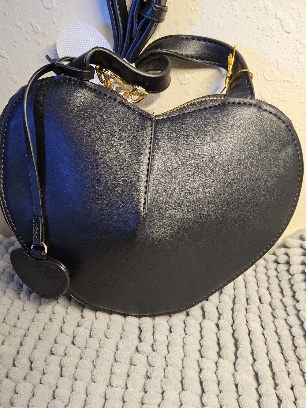 NWT bebe Black Heart Crossbody Bag - Picture 9 of 15